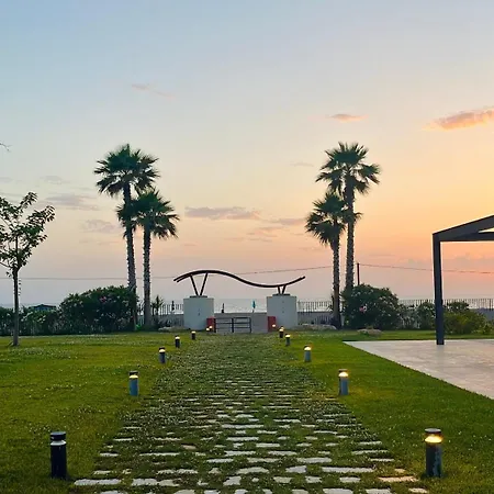 アパート Beach, Pool & Garden Tale