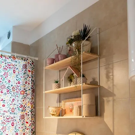 Beach, Pool & Garden * Tale