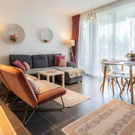 Beach, Pool & Garden