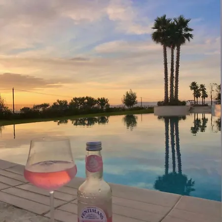 Beach, Pool & Garden Apartamento