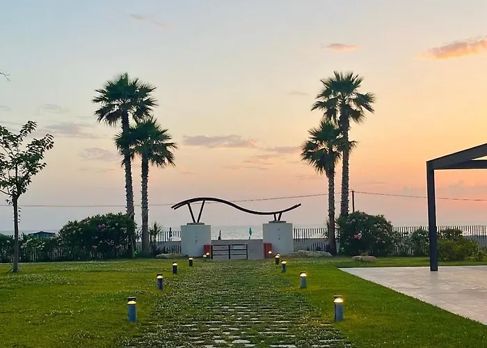 Appartement Beach, Pool&garden Tale