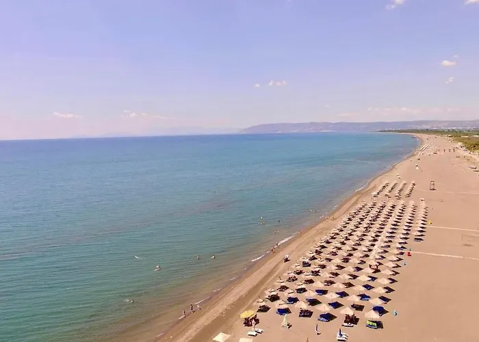 Beach, Pool&garden Appartement