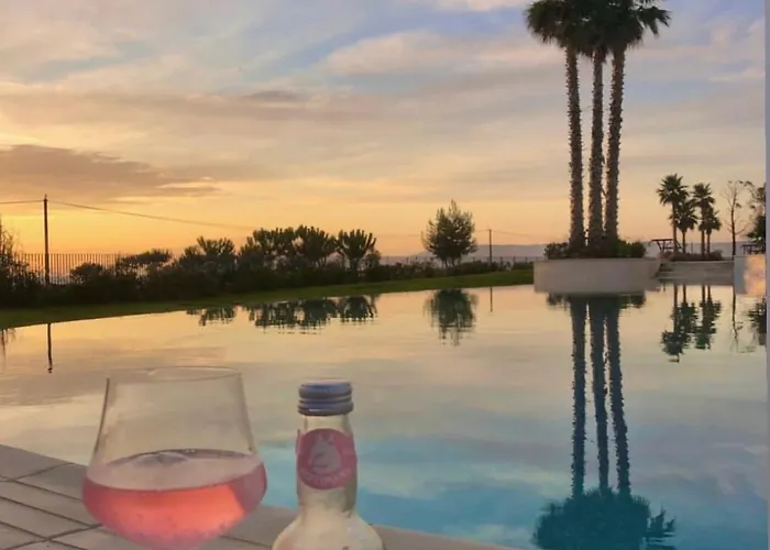 Beach, Pool&garden Appartement