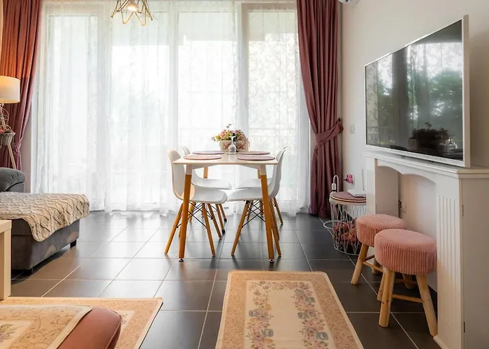 Beach, Pool&garden Appartement Tale